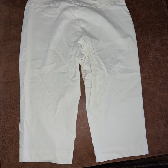 Ruby Rd. Women’s White Stretch Capri Pants – Size 24W - Picture 2 of 3